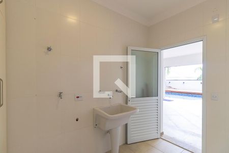 Casa de condomínio à venda com 360m², 4 quartos e 4 vagas Casa de condomínio à venda com 360m², 4 quartos e 4 vagasÁrea de serviço