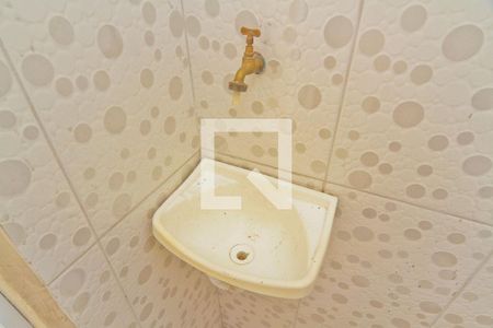 Casa à venda com 130m², 2 quartos e sem vaga Casa à venda com 130m², 2 quartos e sem vagaEdícula - banheiro