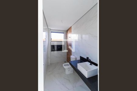 Casa à venda com 162m², 2 quartos e 2 vagasBanheiro da suíte 