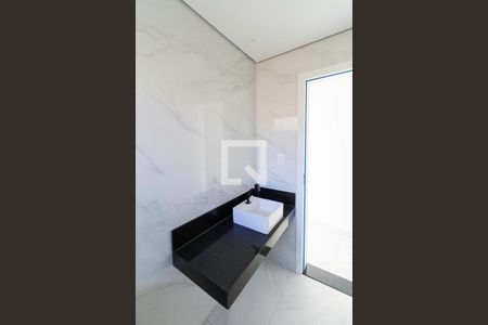 Casa à venda com 162m², 2 quartos e 2 vagasBanheiro da suíte 