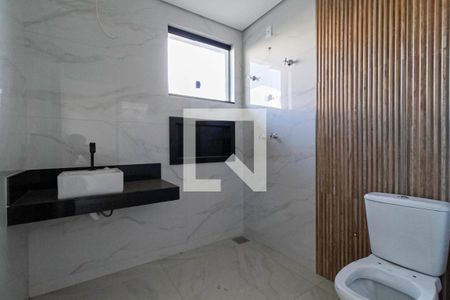 Casa à venda com 162m², 2 quartos e 2 vagasBanheiro social 