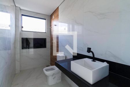 Casa à venda com 162m², 2 quartos e 2 vagasBanheiro da suíte 