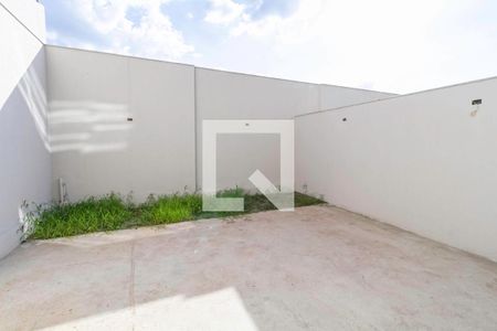 Casa à venda com 162m², 2 quartos e 2 vagasQuintal