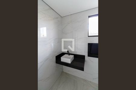 Casa à venda com 162m², 2 quartos e 2 vagasBanheiro social 