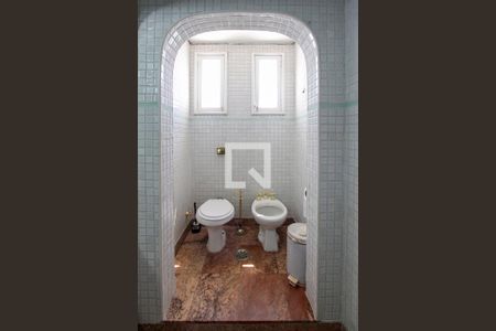 Apartamento à venda com 290m², 4 quartos e 3 vagasBanheiro Quarto 2 suíte