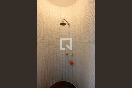 Apartamento à venda com 290m², 4 quartos e 3 vagasBanheiro Quarto 2 suíte