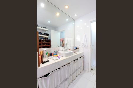 Apartamento à venda com 290m², 4 quartos e 3 vagasBanheiro Quarto 4 suíte