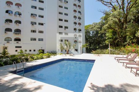 Apartamento à venda com 290m², 4 quartos e 3 vagasÁrea comum - Piscina