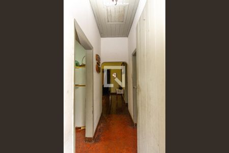 Casa à venda com 360m², 3 quartos e 6 vagasCorredor