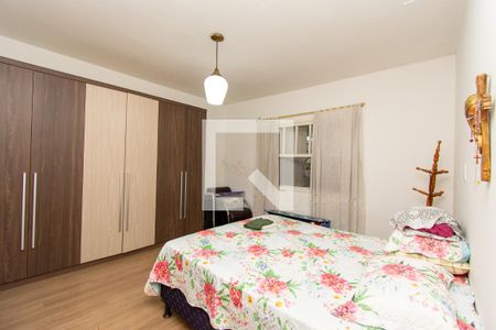 Casa à venda com 360m², 3 quartos e 6 vagasQuarto da edícula