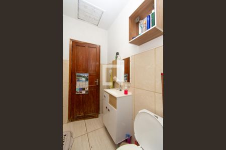 Casa à venda com 360m², 3 quartos e 6 vagasBanheiro da edícula