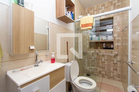 Casa à venda com 360m², 3 quartos e 6 vagasBanheiro da edícula