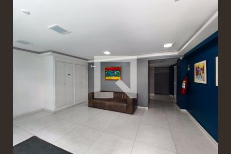 Apartamento à venda com 63m², 2 quartos e 1 vaga Apartamento à venda com 63m², 2 quartos e 1 vagaFachada e portaria