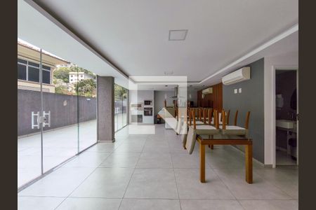 Apartamento à venda com 63m², 2 quartos e 1 vaga Apartamento à venda com 63m², 2 quartos e 1 vagaÁrea comum - Churrasqueira