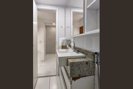 Apartamento à venda com 63m², 2 quartos e 1 vaga Apartamento à venda com 63m², 2 quartos e 1 vagaBanheiro da Suíte 1