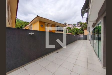 Apartamento à venda com 63m², 2 quartos e 1 vaga Apartamento à venda com 63m², 2 quartos e 1 vagaÁrea comum - Playground