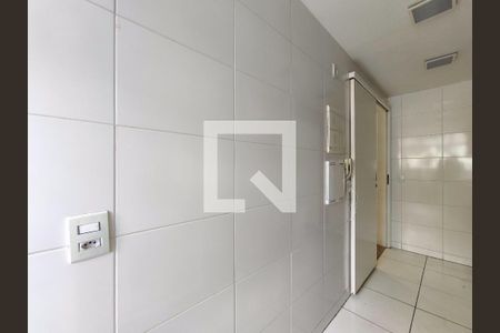 Apartamento à venda com 63m², 2 quartos e 1 vaga Apartamento à venda com 63m², 2 quartos e 1 vagaCozinha e Área de Serviço