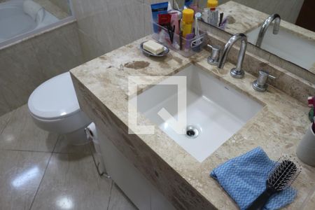 Casa à venda com 110m², 3 quartos e 2 vagasBanheiro da Suíte 1