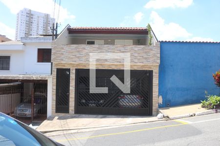 Casa à venda com 110m², 3 quartos e 2 vagasFachada