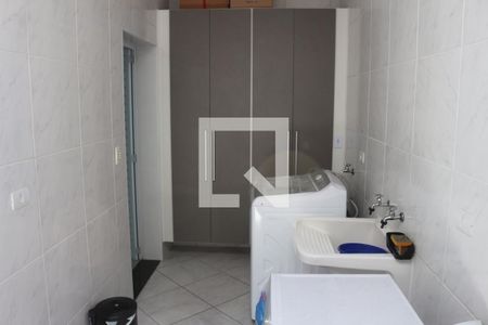 Casa à venda com 110m², 3 quartos e 2 vagasÁrea de Serviço