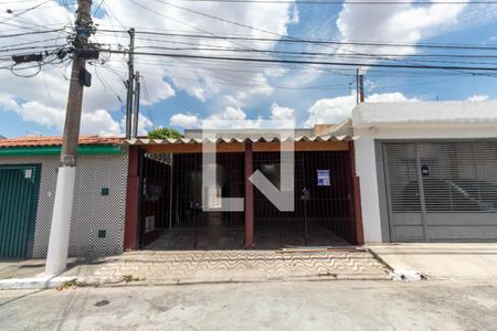 Casa para alugar com 120m², 2 quartos e 2 vagas Casa para alugar com 120m², 2 quartos e 2 vagasFachada