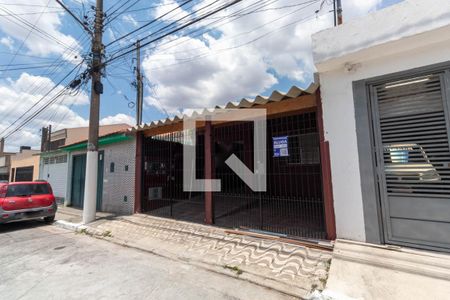 Casa para alugar com 120m², 2 quartos e 2 vagas Casa para alugar com 120m², 2 quartos e 2 vagasFachada