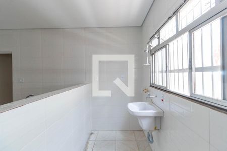 Casa para alugar com 120m², 2 quartos e 2 vagas Casa para alugar com 120m², 2 quartos e 2 vagasLavanderia