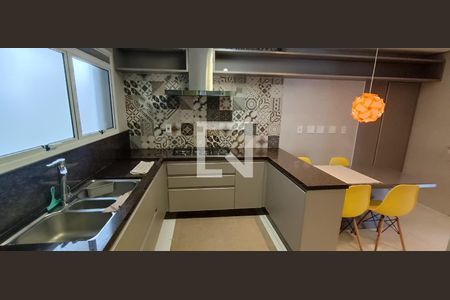 Cozinha de apartamento à venda com 4 quartos, 238m² em Vila Suzana, São Paulo