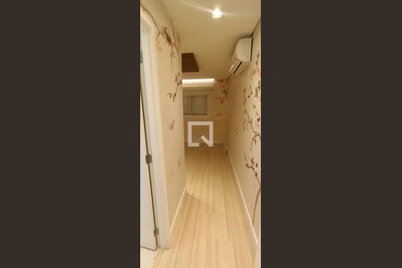 Apartamento à venda com 238m², 4 quartos e 4 vagas Apartamento à venda com 238m², 4 quartos e 4 vagasSuíte 2