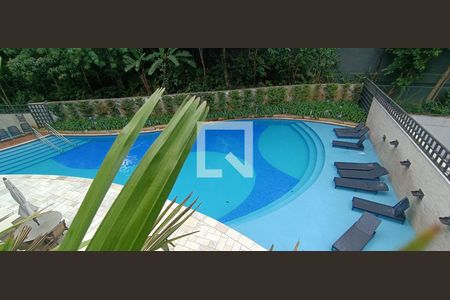 Apartamento à venda com 238m², 4 quartos e 4 vagas Apartamento à venda com 238m², 4 quartos e 4 vagasÁrea comum - Piscina