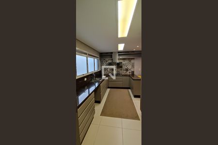 Cozinha de apartamento à venda com 4 quartos, 238m² em Vila Suzana, São Paulo