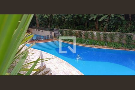 Apartamento à venda com 238m², 4 quartos e 4 vagas Apartamento à venda com 238m², 4 quartos e 4 vagasÁrea comum - Piscina