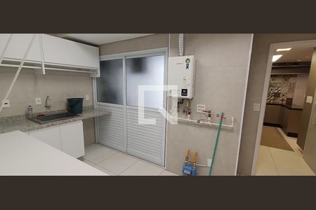 Apartamento à venda com 238m², 4 quartos e 4 vagas Apartamento à venda com 238m², 4 quartos e 4 vagasÁrea de Serviço