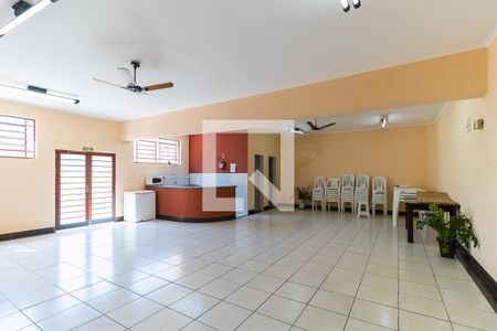 Apartamento à venda com 74m², 2 quartos e sem vagaÁrea comum - Salão de festas