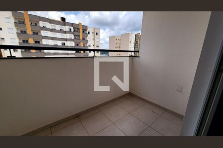 Apartamento para alugar com 64m², 2 quartos e 1 vagaVaranda