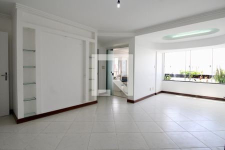 Apartamento para alugar com 90m², 3 quartos e 1 vagaSala