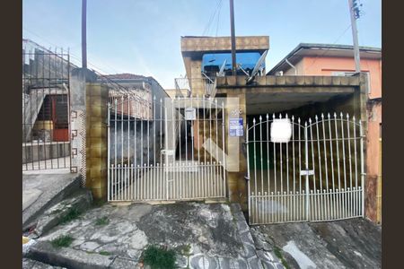 Casa à venda com 258m², 2 quartos e 2 vagasFachada com plaquinha