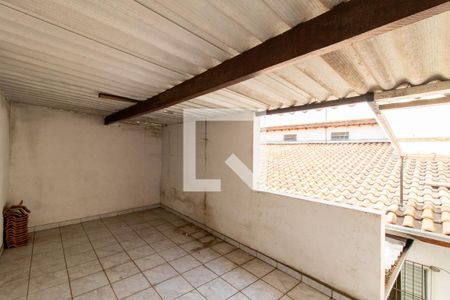Casa à venda com 120m², 3 quartos e 2 vagas Casa à venda com 120m², 3 quartos e 2 vagasTerraço
