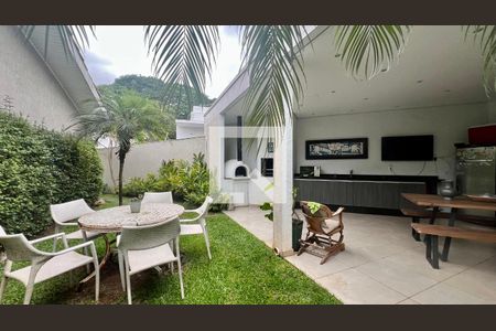 Casa à venda com 430m², 4 quartos e 5 vagas Casa à venda com 430m², 4 quartos e 5 vagasChurrasqueira