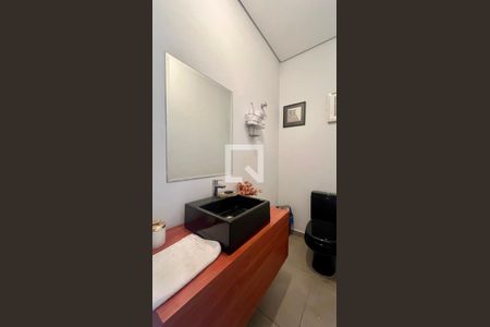 Casa à venda com 430m², 4 quartos e 5 vagas Casa à venda com 430m², 4 quartos e 5 vagasLavabo da churrasqueira