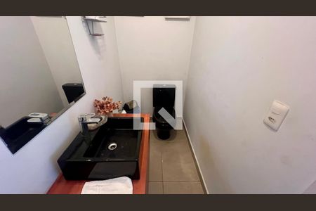 Casa à venda com 430m², 4 quartos e 5 vagas Casa à venda com 430m², 4 quartos e 5 vagasLavabo da churrasqueira