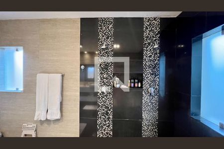 Casa à venda com 430m², 4 quartos e 5 vagas Casa à venda com 430m², 4 quartos e 5 vagasBanheiro da Suíte 3