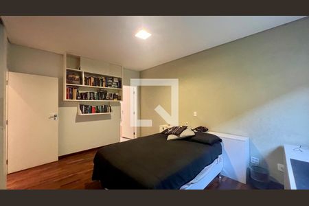 Casa à venda com 430m², 4 quartos e 5 vagas Casa à venda com 430m², 4 quartos e 5 vagasSuite 2