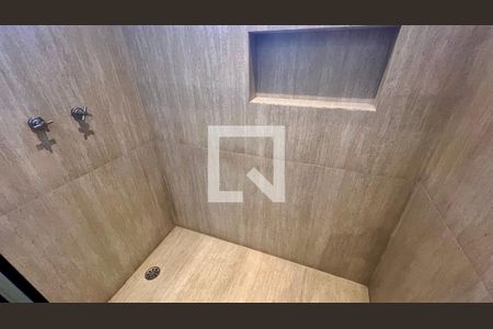 Casa à venda com 430m², 4 quartos e 5 vagas Casa à venda com 430m², 4 quartos e 5 vagasBanheiro da Suíte 2