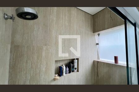 Casa à venda com 430m², 4 quartos e 5 vagas Casa à venda com 430m², 4 quartos e 5 vagasBanheiro da Suíte 4