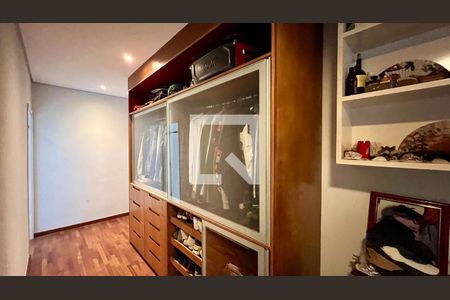 Casa à venda com 430m², 4 quartos e 5 vagas Casa à venda com 430m², 4 quartos e 5 vagasSuite 4