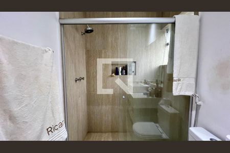 Casa à venda com 430m², 4 quartos e 5 vagas Casa à venda com 430m², 4 quartos e 5 vagasBanheiro da Suíte 4