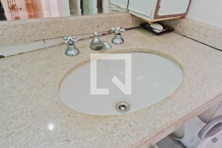 Apartamento à venda com 136m², 3 quartos e 2 vagasBanheiro da Suíte 2