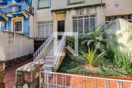 Casa à venda com 186m², 3 quartos e 3 vagas Casa à venda com 186m², 3 quartos e 3 vagasFachada