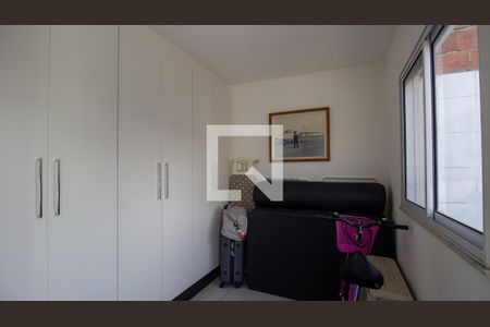 Apartamento à venda com 182m², 2 quartos e 3 vagas Apartamento à venda com 182m², 2 quartos e 3 vagasCozinha e Área de Serviço